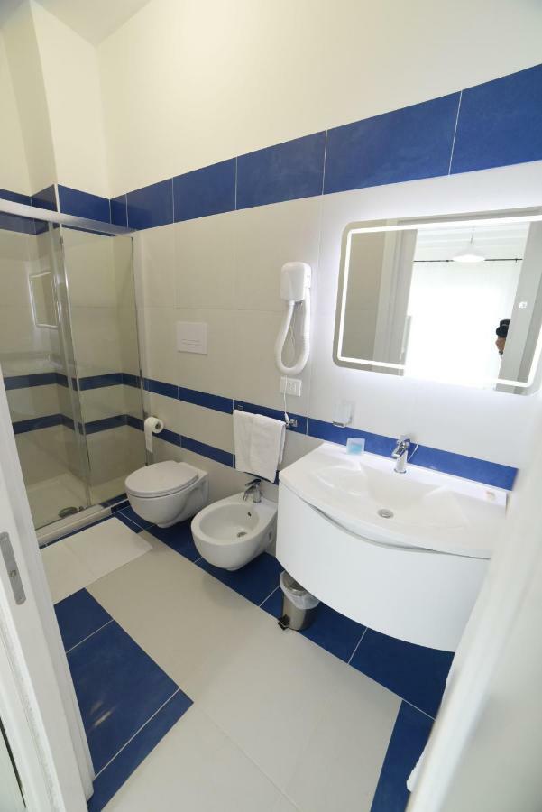 Latino Rent Room B&B Vista Mare Порто Чезарео Екстериор снимка