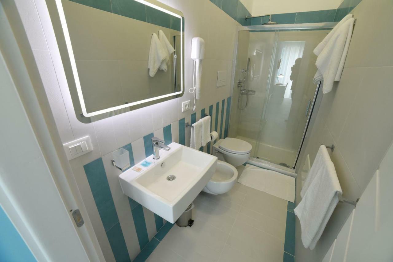 Latino Rent Room B&B Vista Mare Порто Чезарео Екстериор снимка